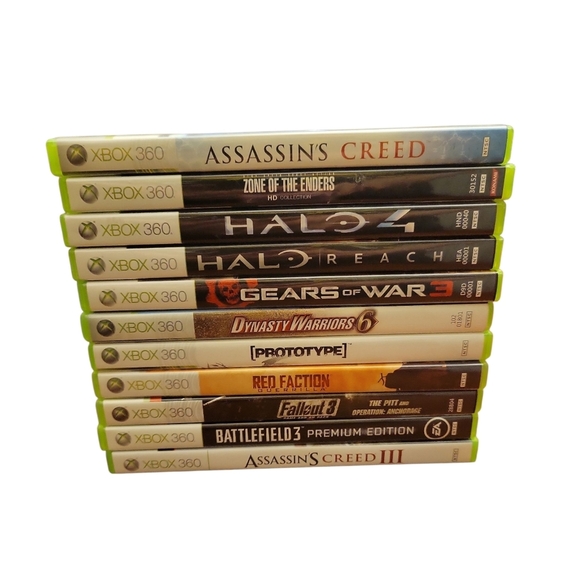 Xbox 360 Gears of War Bundle Console + 3 Controllers + 30 Games - Picture 7 of 9